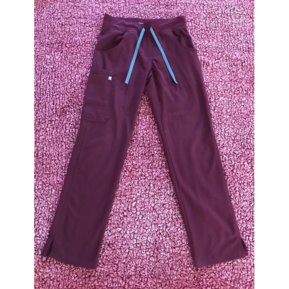 FIGS Burgundy XS Kade Cargo Scrub Pants